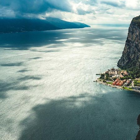 Antica Casa Alboletta - Appartamento Frida Kahlo Riva del Garda Buitenkant foto